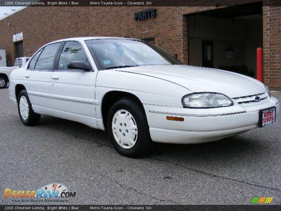 1995 Chevrolet Lumina Bright White / Blue Photo #1