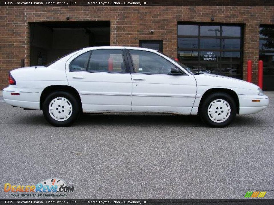 1995 Chevrolet Lumina Bright White / Blue Photo #2