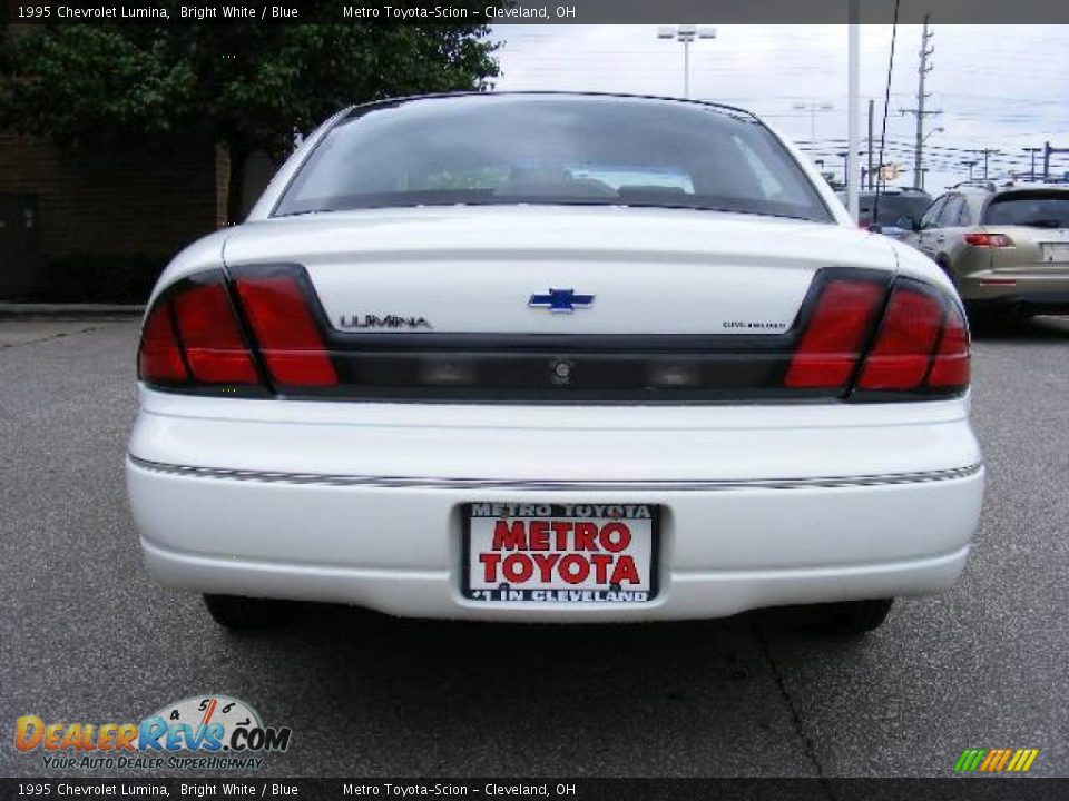 1995 Chevrolet Lumina Bright White / Blue Photo #4