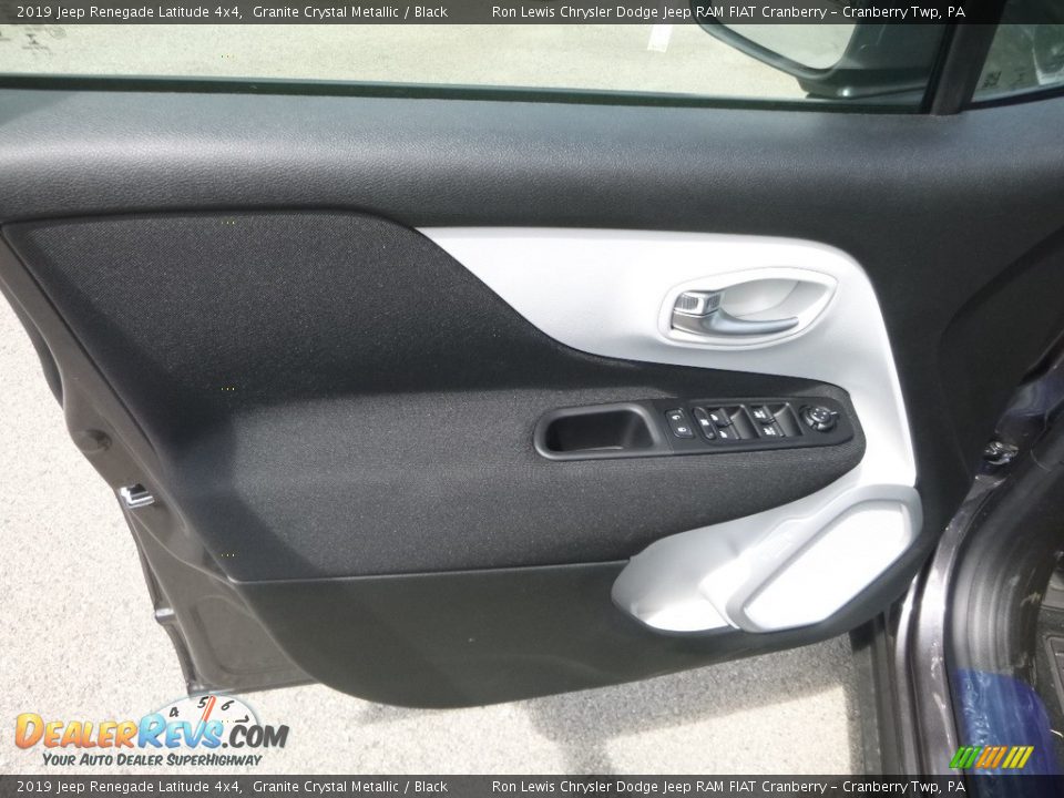 2019 Jeep Renegade Latitude 4x4 Granite Crystal Metallic / Black Photo #13
