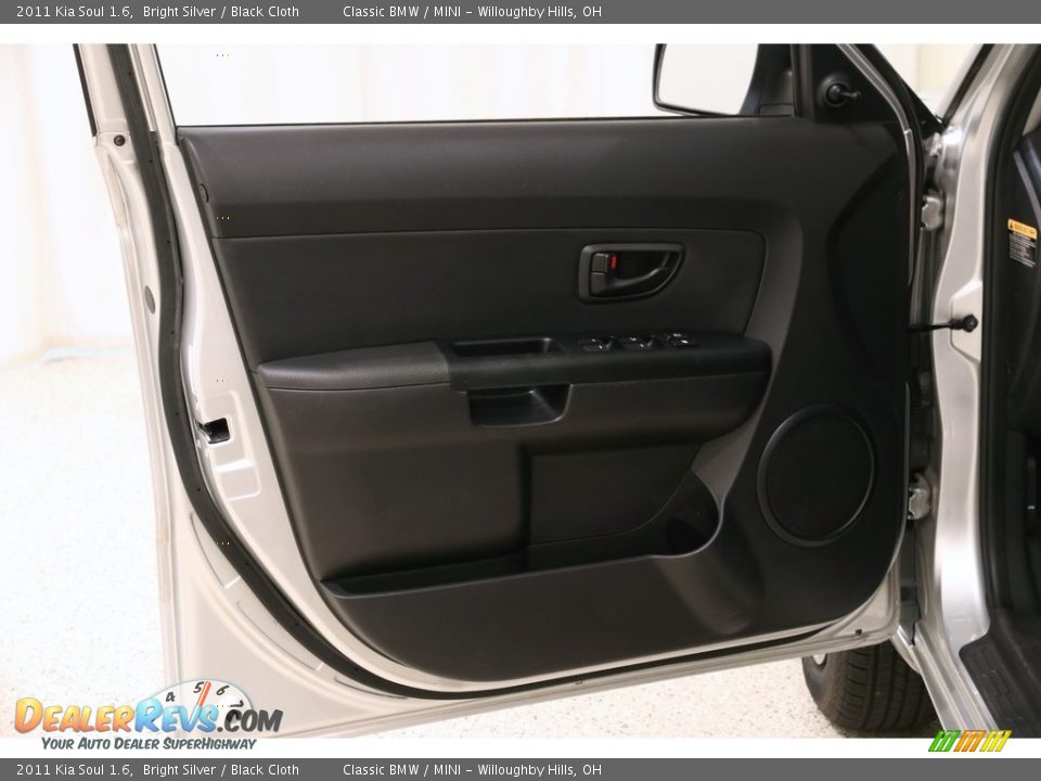 2011 Kia Soul 1.6 Bright Silver / Black Cloth Photo #4