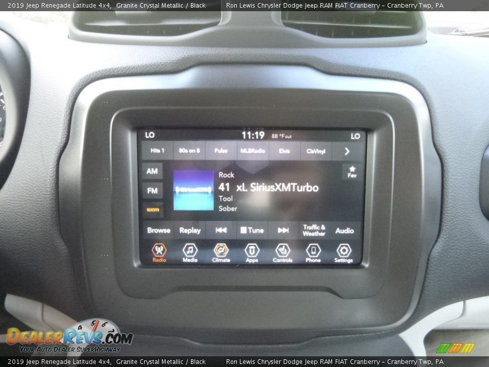 2019 Jeep Renegade Latitude 4x4 Granite Crystal Metallic / Black Photo #16