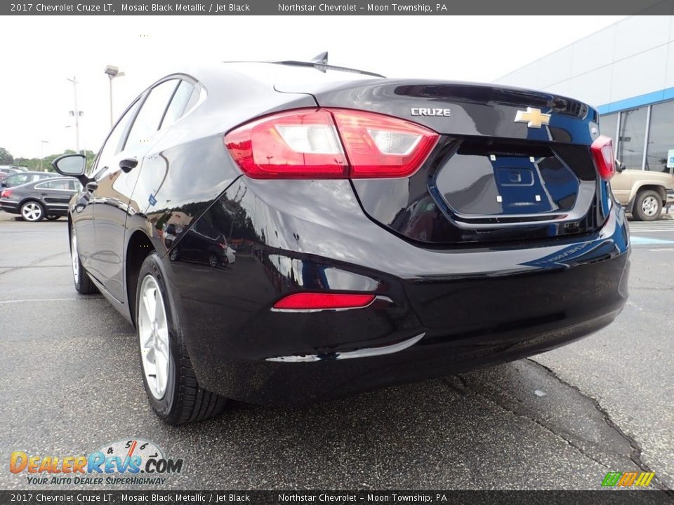 2017 Chevrolet Cruze LT Mosaic Black Metallic / Jet Black Photo #5