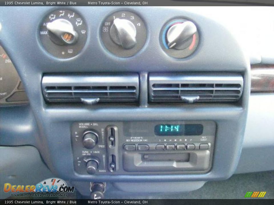 1995 Chevrolet Lumina Bright White / Blue Photo #18