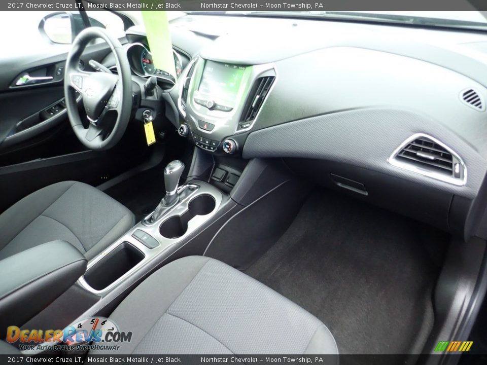 2017 Chevrolet Cruze LT Mosaic Black Metallic / Jet Black Photo #16
