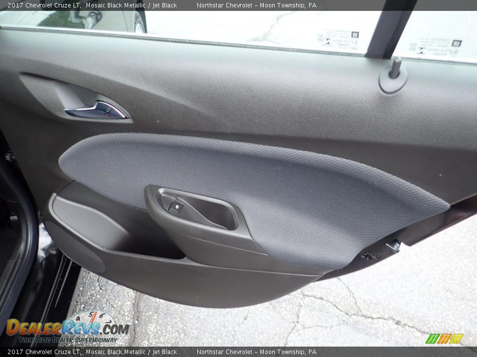 2017 Chevrolet Cruze LT Mosaic Black Metallic / Jet Black Photo #19