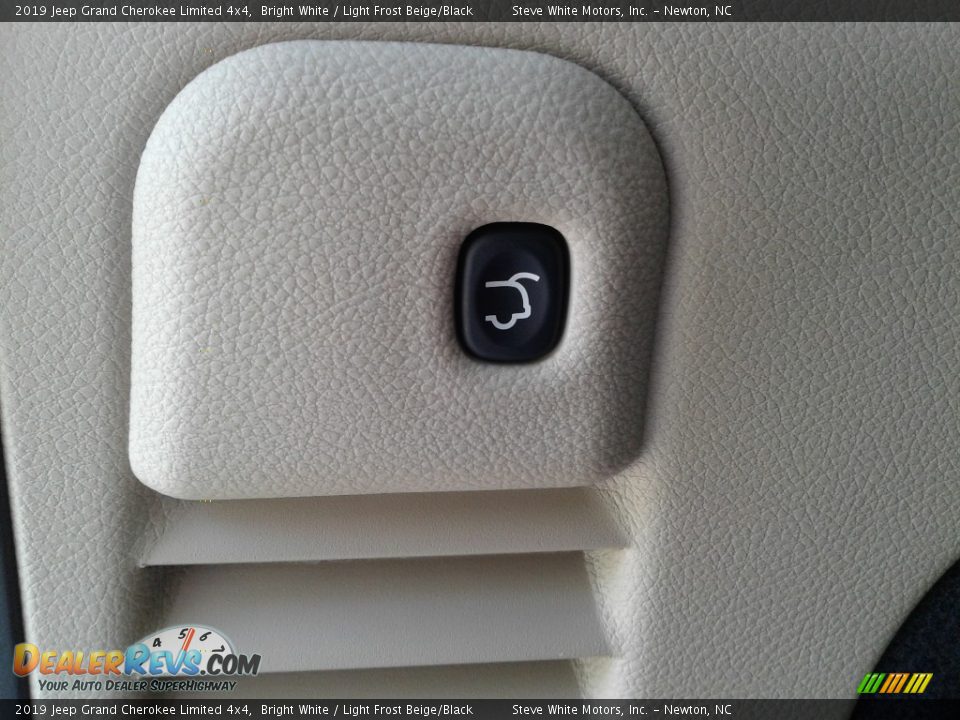 2019 Jeep Grand Cherokee Limited 4x4 Bright White / Light Frost Beige/Black Photo #12