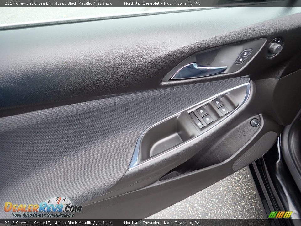 2017 Chevrolet Cruze LT Mosaic Black Metallic / Jet Black Photo #24