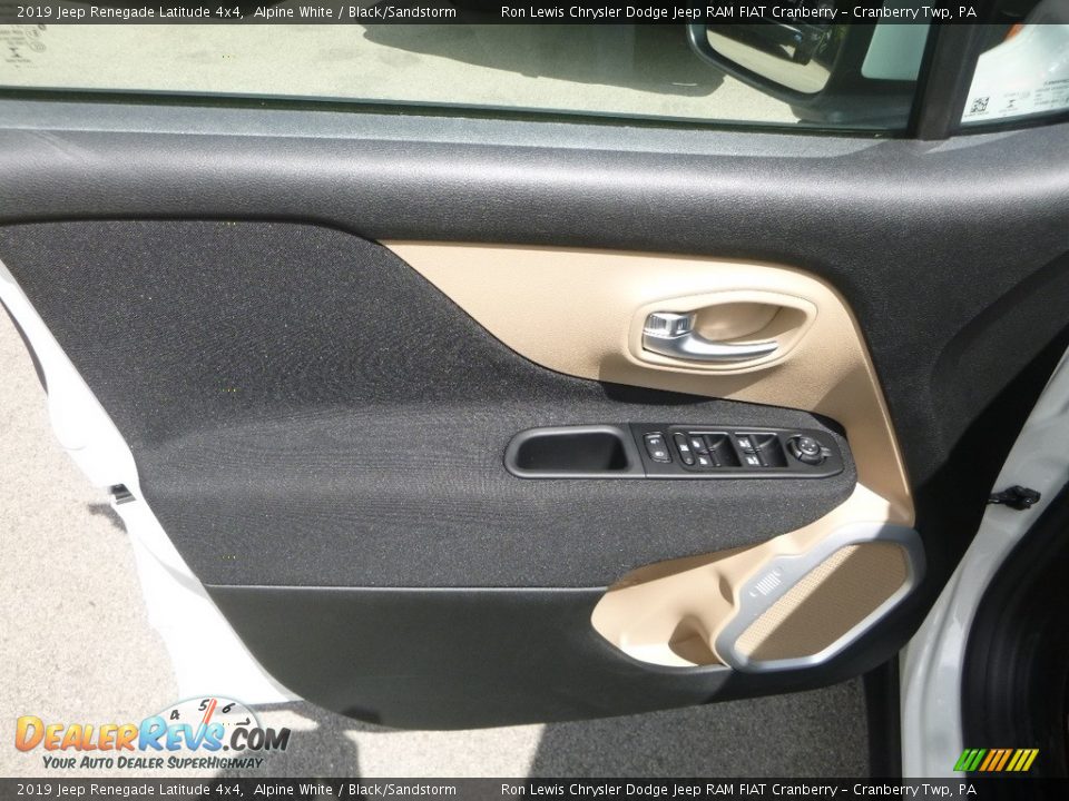 2019 Jeep Renegade Latitude 4x4 Alpine White / Black/Sandstorm Photo #15
