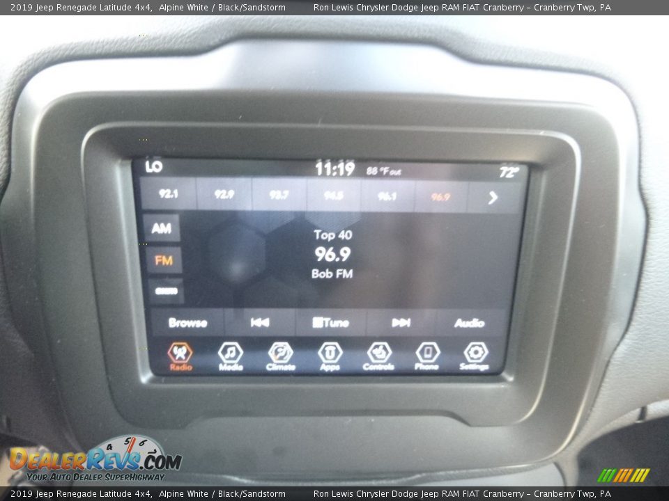 2019 Jeep Renegade Latitude 4x4 Alpine White / Black/Sandstorm Photo #17