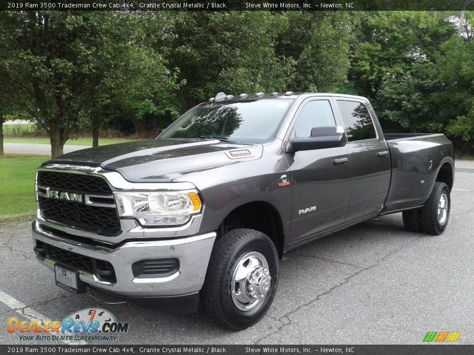Front 3/4 View of 2019 Ram 3500 Tradesman Crew Cab 4x4 Photo #2