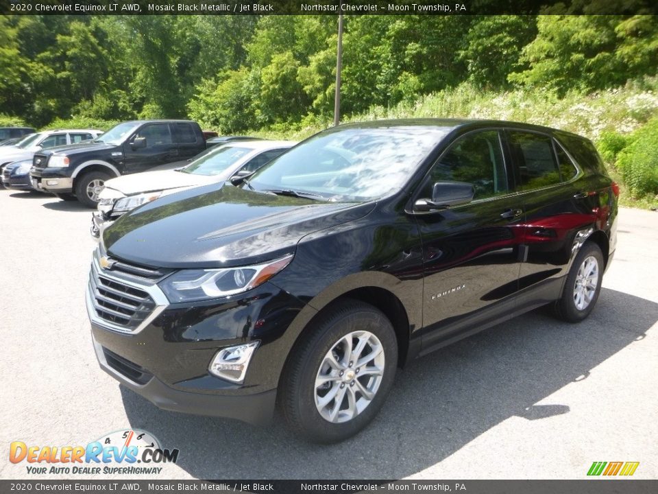 Front 3/4 View of 2020 Chevrolet Equinox LT AWD Photo #1