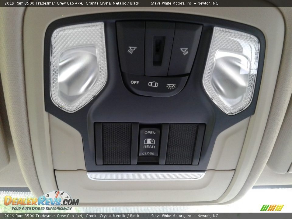 2019 Ram 3500 Tradesman Crew Cab 4x4 Granite Crystal Metallic / Black Photo #24