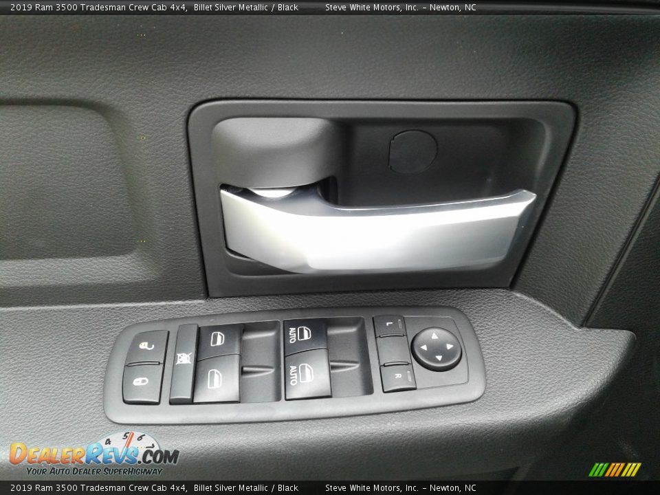 2019 Ram 3500 Tradesman Crew Cab 4x4 Billet Silver Metallic / Black Photo #9