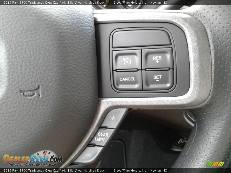 2019 Ram 3500 Tradesman Crew Cab 4x4 Steering Wheel Photo #16
