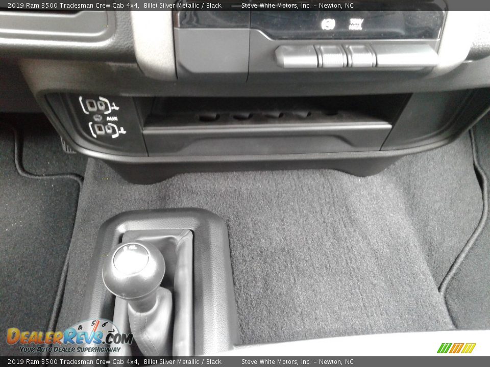 2019 Ram 3500 Tradesman Crew Cab 4x4 Billet Silver Metallic / Black Photo #23