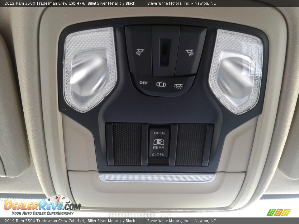 2019 Ram 3500 Tradesman Crew Cab 4x4 Billet Silver Metallic / Black Photo #24