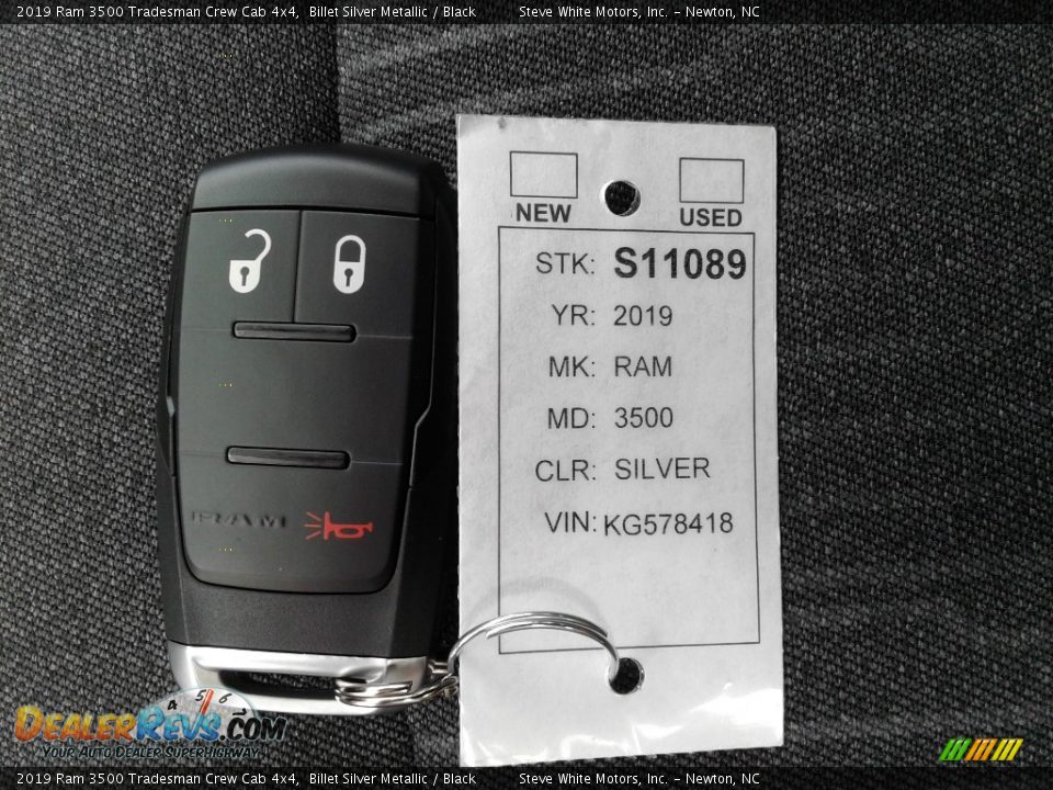 Keys of 2019 Ram 3500 Tradesman Crew Cab 4x4 Photo #26