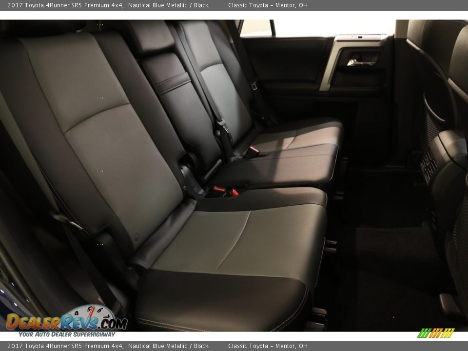 2017 Toyota 4Runner SR5 Premium 4x4 Nautical Blue Metallic / Black Photo #17