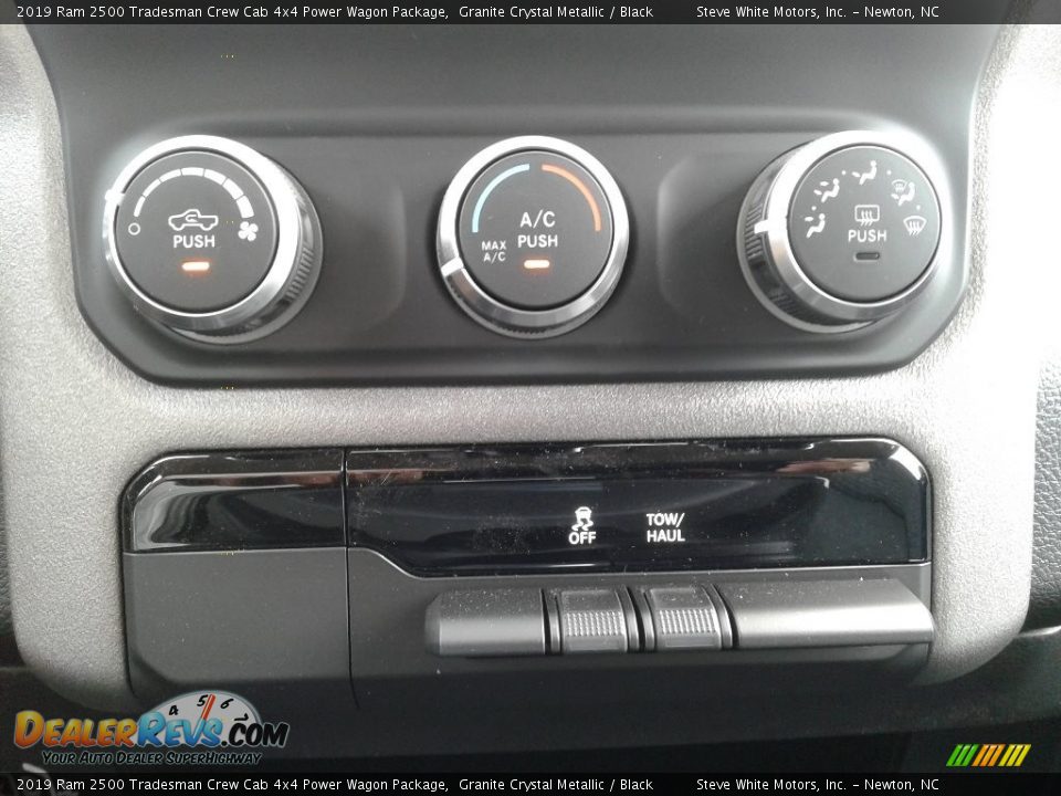 Controls of 2019 Ram 2500 Tradesman Crew Cab 4x4 Power Wagon Package Photo #23