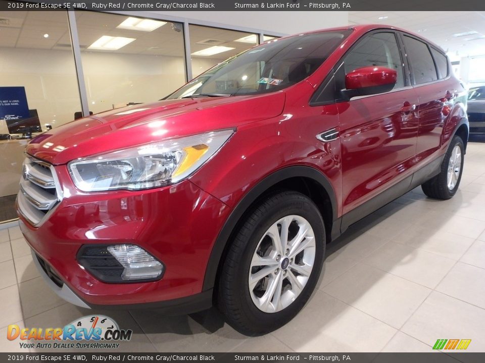 2019 Ford Escape SE 4WD Ruby Red / Chromite Gray/Charcoal Black Photo #5
