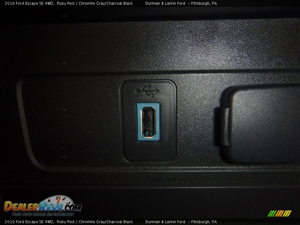2019 Ford Escape SE 4WD Ruby Red / Chromite Gray/Charcoal Black Photo #15