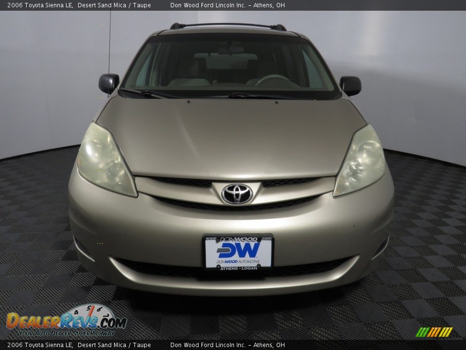 2006 Toyota Sienna LE Desert Sand Mica / Taupe Photo #4