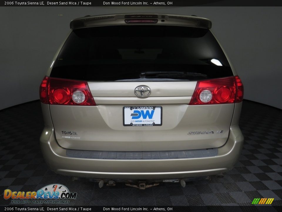 2006 Toyota Sienna LE Desert Sand Mica / Taupe Photo #11