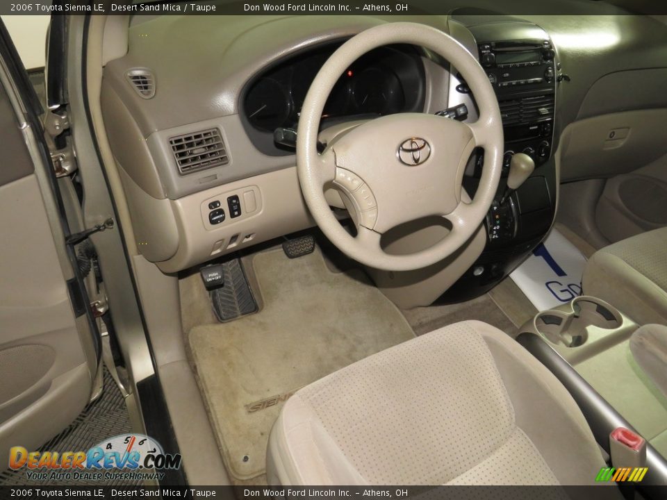 2006 Toyota Sienna LE Desert Sand Mica / Taupe Photo #19