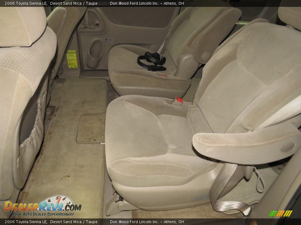 2006 Toyota Sienna LE Desert Sand Mica / Taupe Photo #21