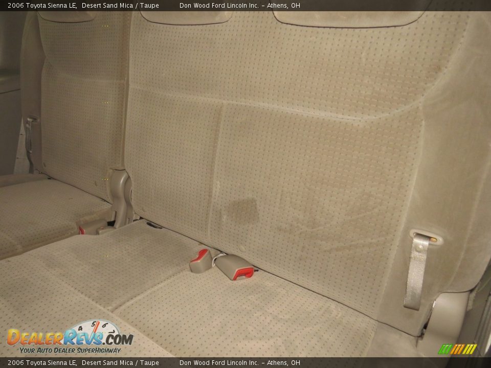 2006 Toyota Sienna LE Desert Sand Mica / Taupe Photo #22