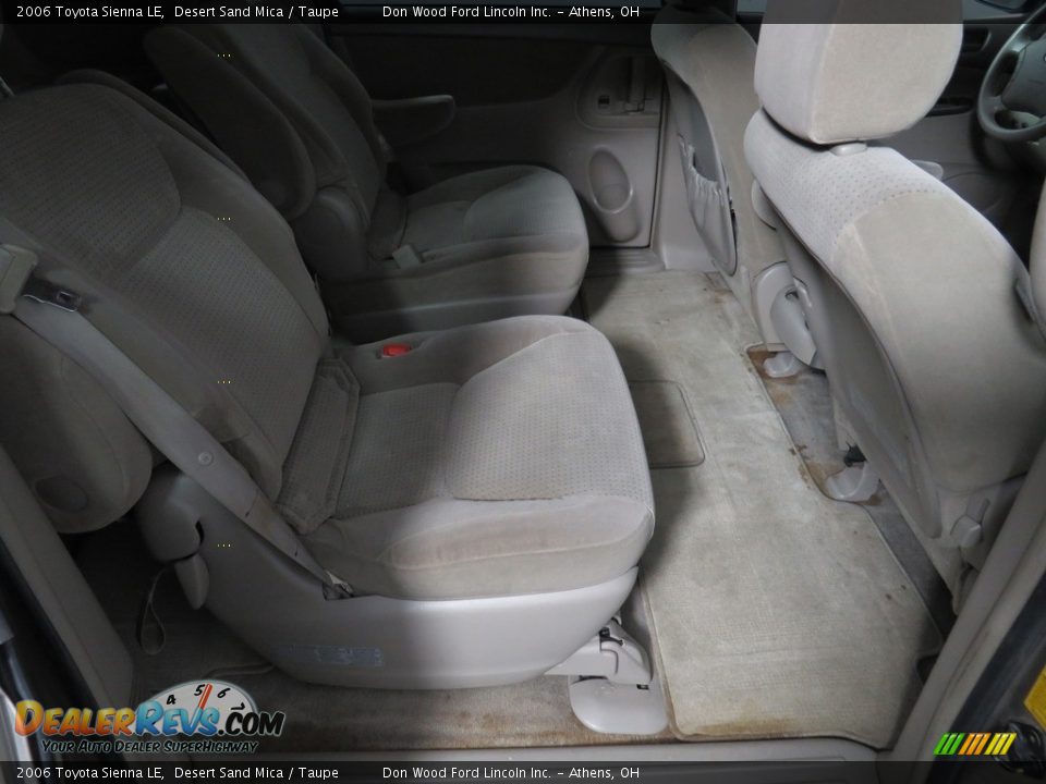 2006 Toyota Sienna LE Desert Sand Mica / Taupe Photo #24