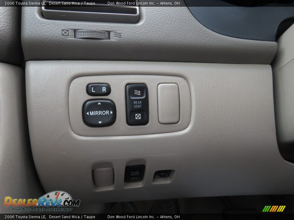 2006 Toyota Sienna LE Desert Sand Mica / Taupe Photo #31