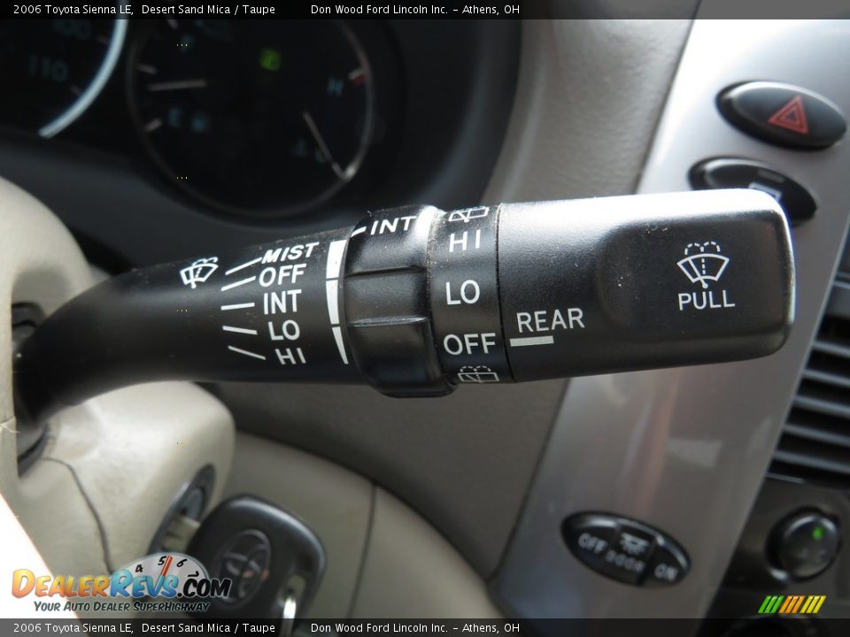 2006 Toyota Sienna LE Desert Sand Mica / Taupe Photo #33