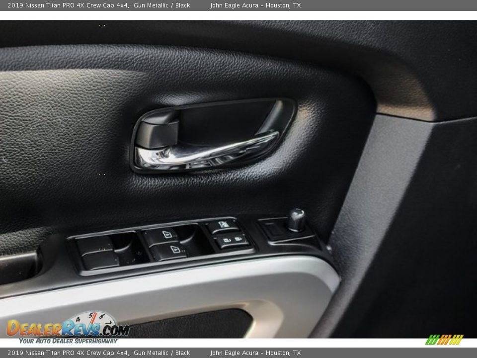 2019 Nissan Titan PRO 4X Crew Cab 4x4 Gun Metallic / Black Photo #15
