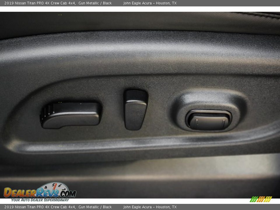 2019 Nissan Titan PRO 4X Crew Cab 4x4 Gun Metallic / Black Photo #16
