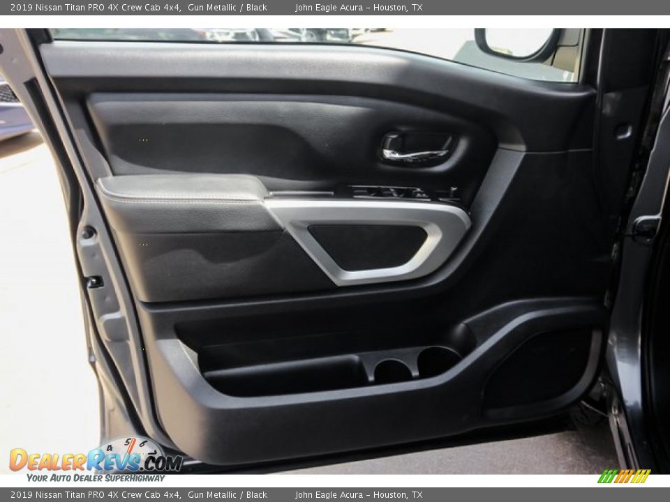 Door Panel of 2019 Nissan Titan PRO 4X Crew Cab 4x4 Photo #17