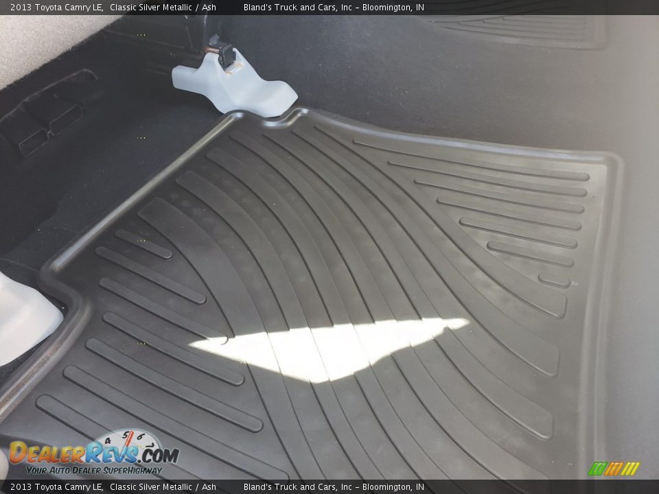 2013 Toyota Camry LE Classic Silver Metallic / Ash Photo #28