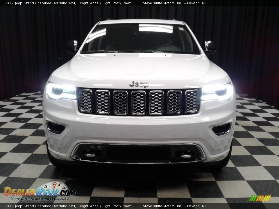 2019 Jeep Grand Cherokee Overland 4x4 Bright White / Light Frost/Brown Photo #3