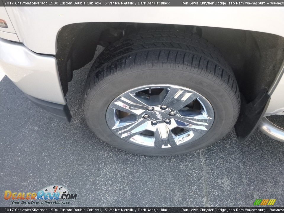 2017 Chevrolet Silverado 1500 Custom Double Cab 4x4 Silver Ice Metallic / Dark Ash/Jet Black Photo #2