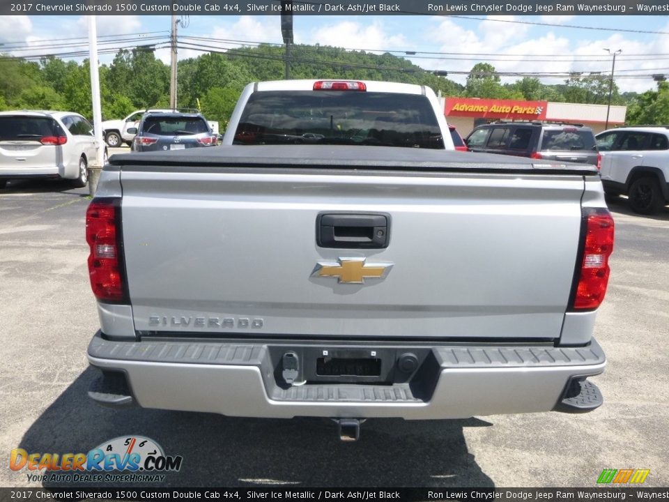 2017 Chevrolet Silverado 1500 Custom Double Cab 4x4 Silver Ice Metallic / Dark Ash/Jet Black Photo #5
