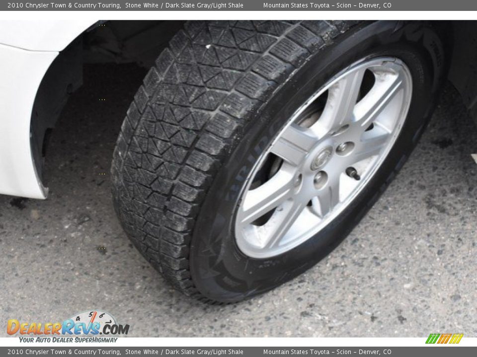 2010 Chrysler Town & Country Touring Stone White / Dark Slate Gray/Light Shale Photo #30
