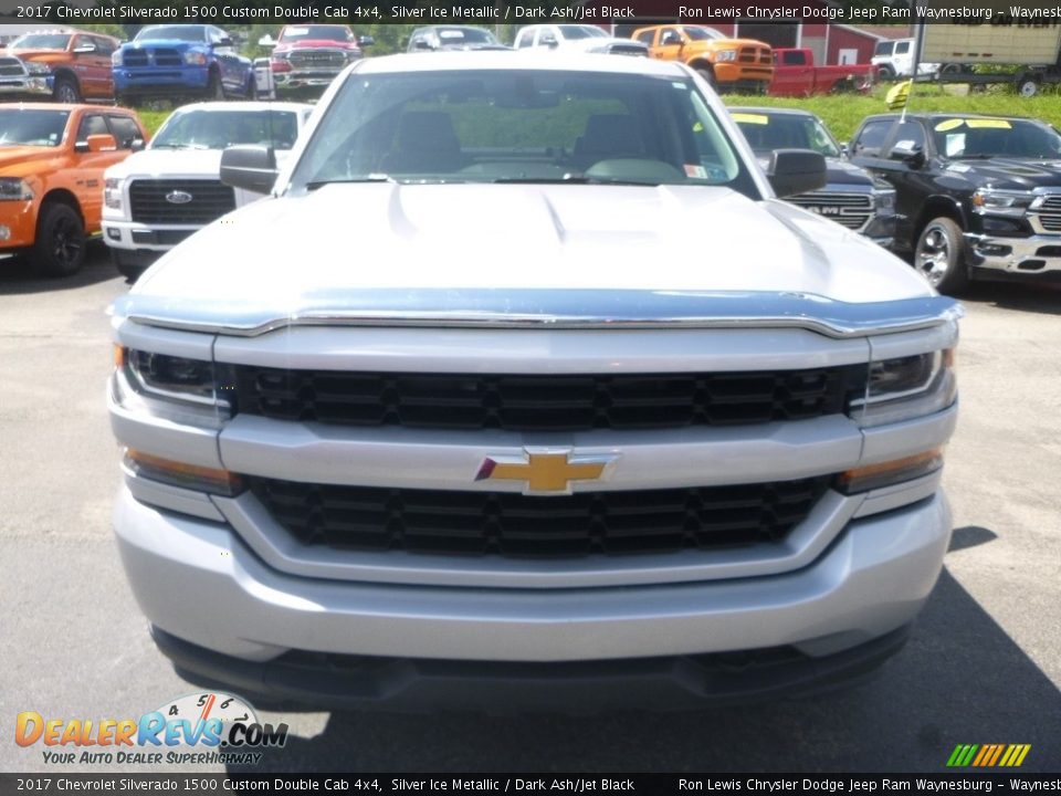 2017 Chevrolet Silverado 1500 Custom Double Cab 4x4 Silver Ice Metallic / Dark Ash/Jet Black Photo #9