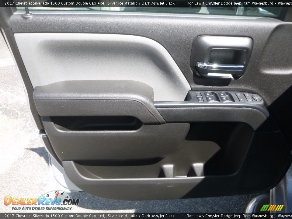 2017 Chevrolet Silverado 1500 Custom Double Cab 4x4 Silver Ice Metallic / Dark Ash/Jet Black Photo #15