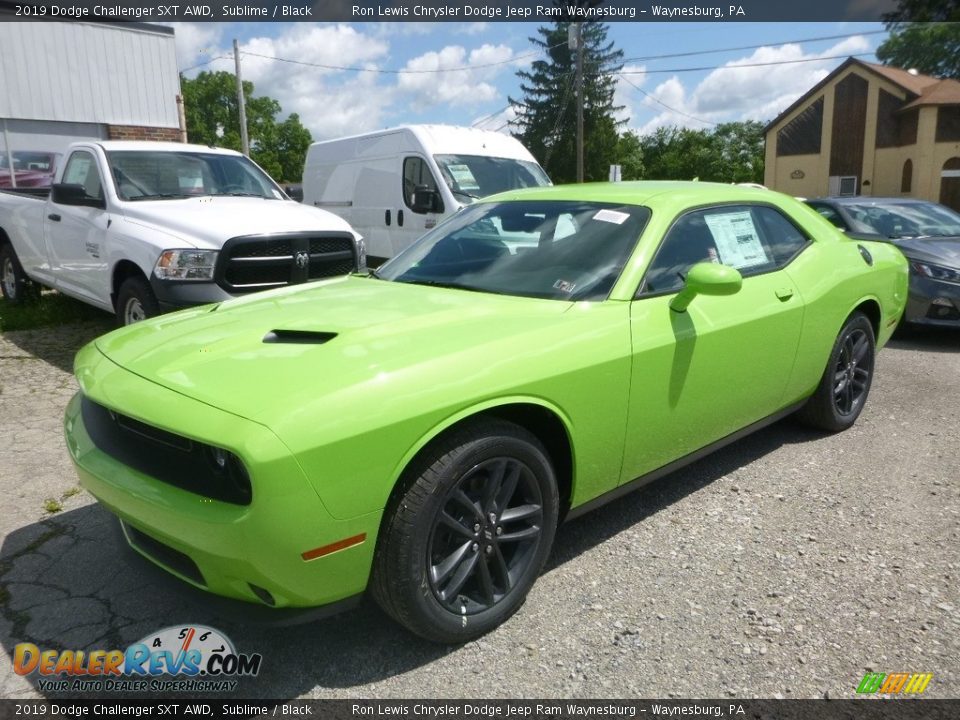 Front 3/4 View of 2019 Dodge Challenger SXT AWD Photo #1