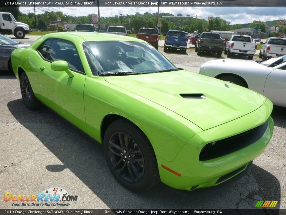 Sublime 2019 Dodge Challenger SXT AWD Photo #6
