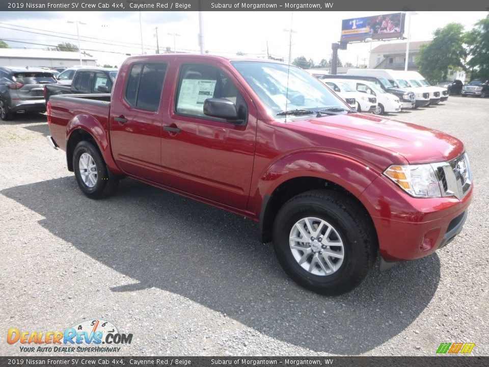 Front 3/4 View of 2019 Nissan Frontier SV Crew Cab 4x4 Photo #1