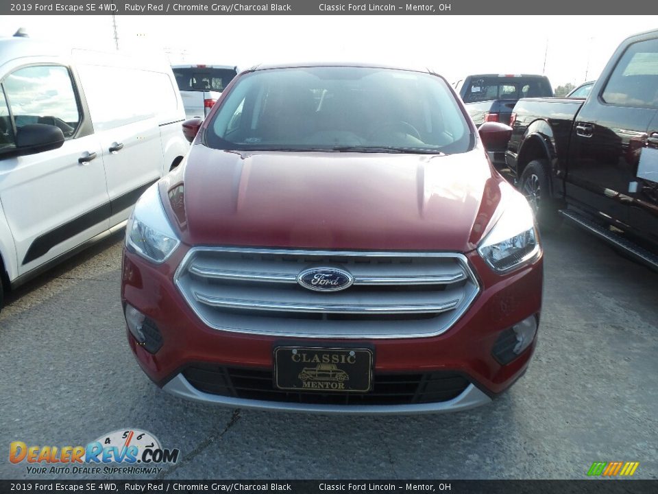 2019 Ford Escape SE 4WD Ruby Red / Chromite Gray/Charcoal Black Photo #2