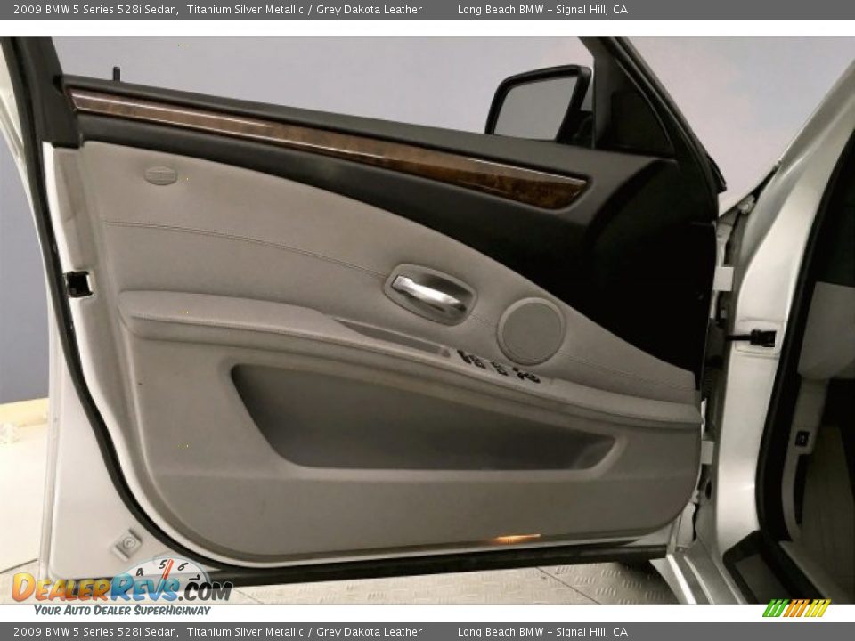 2009 BMW 5 Series 528i Sedan Titanium Silver Metallic / Grey Dakota Leather Photo #20