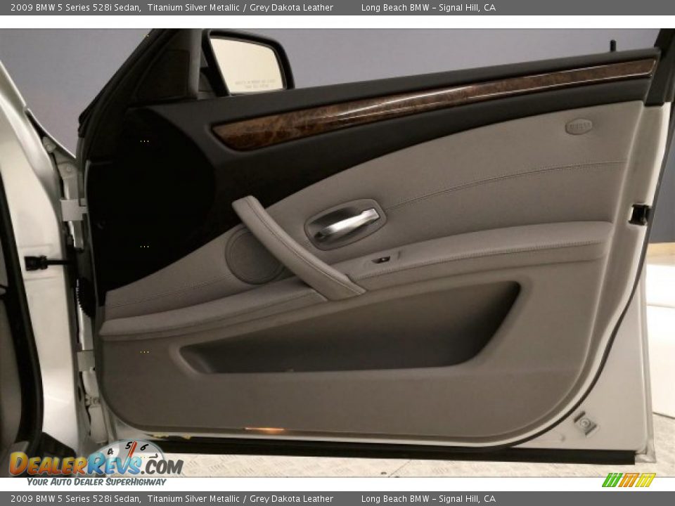2009 BMW 5 Series 528i Sedan Titanium Silver Metallic / Grey Dakota Leather Photo #25